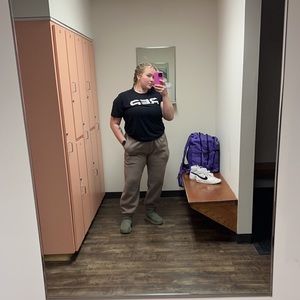 Meet your Posher, Logan